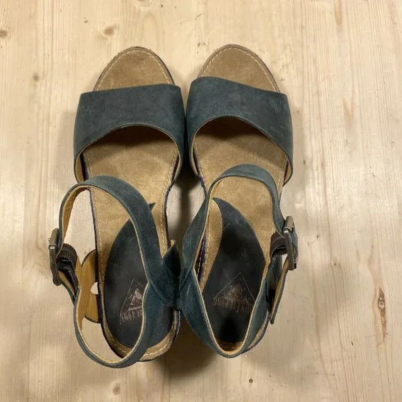 John Fluevog Women’s Size 8 Teal Sandals, Buckle S - Picture 7 of 10